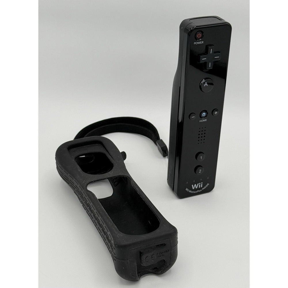 Nintendo Wii Remote Plus RVL-036 MotionPlus Inside Black w/Wrist Strap + Cover